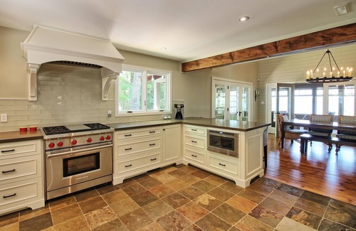 Minett Cottage | Gorgeous Cottage on Lake Rosseau! Huge Boathouse Deck + 300ft of Frontage!