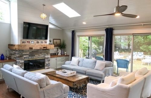 Harbor Springs House | Gorgeous cottage short walk from downtown, beach and minutes to ski hills.