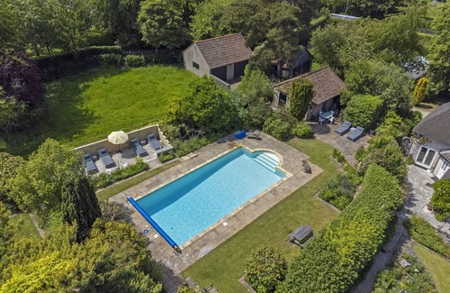Buckland Newton Cottage | Gorgeous cottage with heated swimming pool
