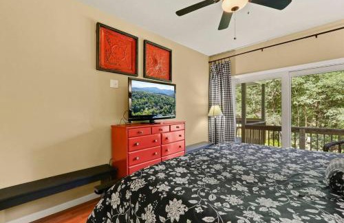 Boone House | Gorgeous Cottage with Hot Tub in Boone NC!