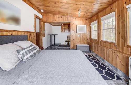 Penetanguishene Cottage | Gorgeous Country Beach/Ski Getaway POOL OPEN until SEPT END