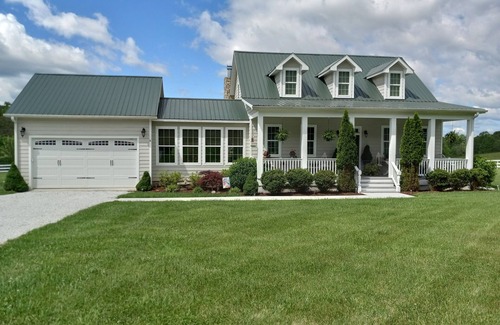 Shipman Other | Gorgeous countryside farmhouse on 10 acres. Carriage house also available.