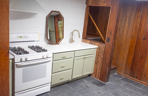 Beachwood-Bluffton Cottage | Gorgeous & Cozy Lake Michigan Cottage - Walk to Everything!