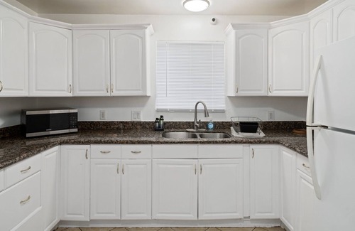 Eastside House | Gorgeous craftsman front House 2 miles from the beach.