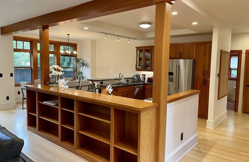 Amazon House | Gorgeous Craftsmen home blocks from University of Oregon Campus