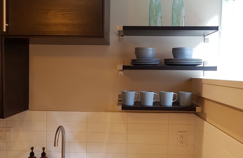 Deep Cove Apartment | Gorgeous Deep Cove! Kayak, ski, bike, bring your dog! Explore the North Shore.