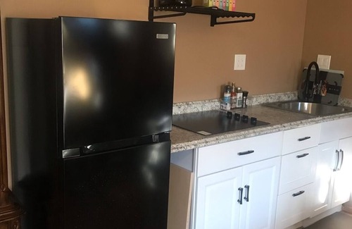 Palm Desert Apartment | Gorgeous desert setting for comfy 1 BR walkable to famous El Paseo & hiking.