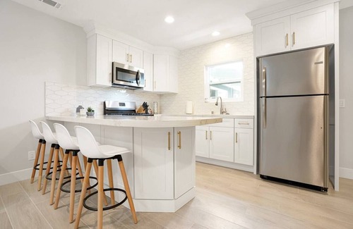 Fullerton House | Gorgeous Designer Remodeled Home 5mi to Disney