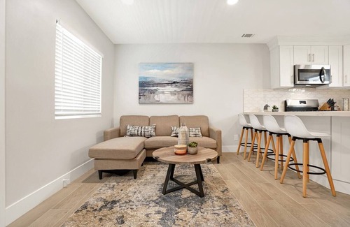 Fullerton House | Gorgeous Designer Remodeled Home 5mi to Disney