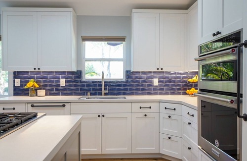 Leucadia House | Gorgeous Detached Custom Craftsman Home - Walk to Beach!