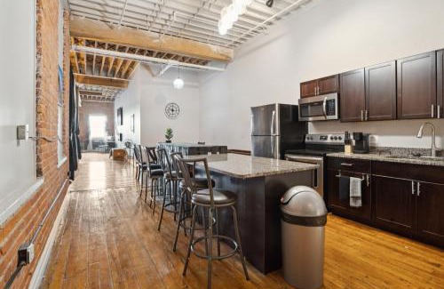 Detroit Apartment | Gorgeous Downtown Detroit Loft - Fully Equipped