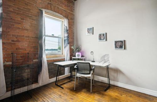 Detroit Apartment | Gorgeous Downtown Detroit Loft - Fully Equipped