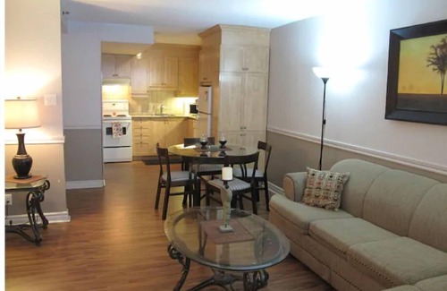 Shaughnessy Village Apartment | GORGEOUS DOWNTOWN SUITE WITH BALCONY, POOL & FREE GARAGE, NEAR THE BELL CENTERn