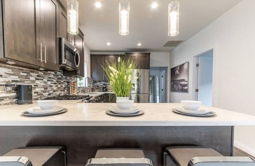 Chinatown House | Gorgeous DTLA w/View + Hot Tub!