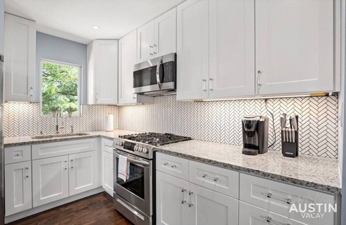 Foster Heights House | Gorgeous East Central Austin 2BD Close to Downtown