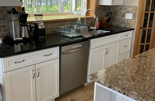 Interlochen House | Gorgeous Escape on Lake Dubonnet - Traverse City/Interlochen