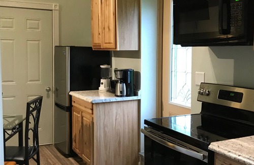 Saugerties House | Gorgeous Estate Offers 2 Bedroom Apartment.