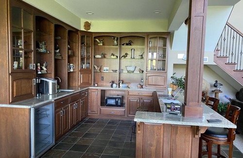 Nazareth House | Gorgeous Executive Estate on Sugarloaf All-sports Lake in Schoolcraft, Mi.