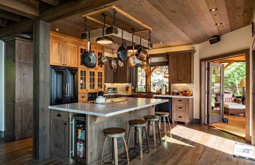Lake of Bays Cottage | Gorgeous Family Cottage on Lake of Bays! Muskoka Room! Waterslide! 5bed, 4bath