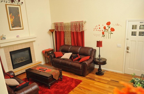 Green Valley Ranch House | Gorgeous Family friendly house
