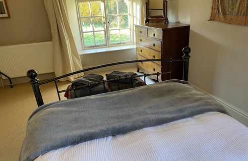 Bridgetown Other | Gorgeous farmhouse, sleeps 14 + hot tub. Enclosed garden
