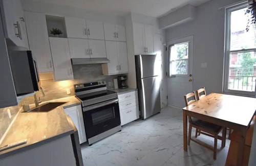 Verdun Apartment | Gorgeous -Fast Wi-fi, Parking, A/C, 2Bed/1Bath - 20% off for stays over 32 days!