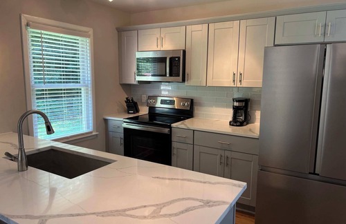 Southwest Raleigh House | Gorgeous Fenced in Pet Friendly 3 BDRM DT Raleigh