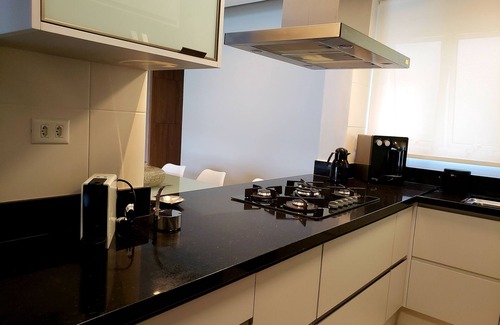 Riviera de Sao Lourenco Apartment | GORGEOUS FIT DECORATED ON MOD. 02, with 4 suites all with air conditioning and TV.