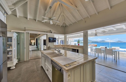 Les Terres Basses Villa | Gorgeous Five bedroom villa on Simpson Bay