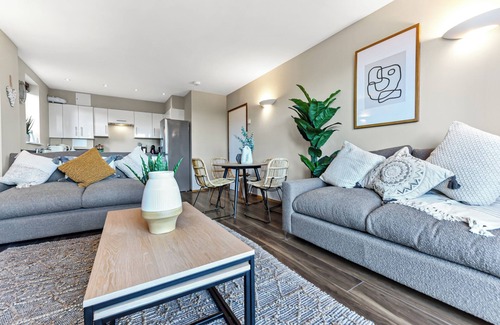 Tottenham Green Apartment | Gorgeous Flat/Perfect for Large Group or Family