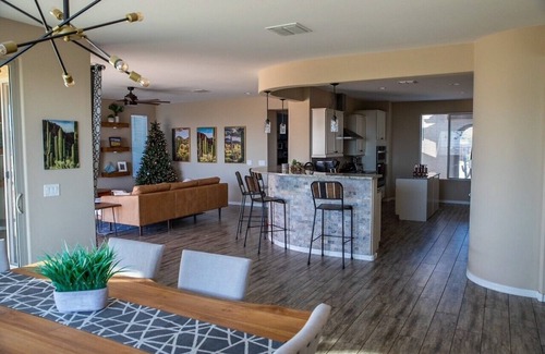Tucson House | Gorgeous Foothills Home w/GREAT location & beautiful mountain/city lights views