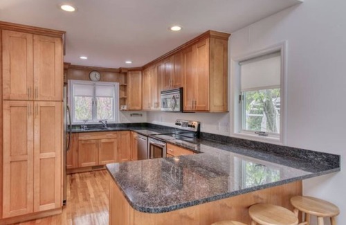 Noyack House | Gorgeous Four Bedroom Home in Sag Harbor with Pool/water access