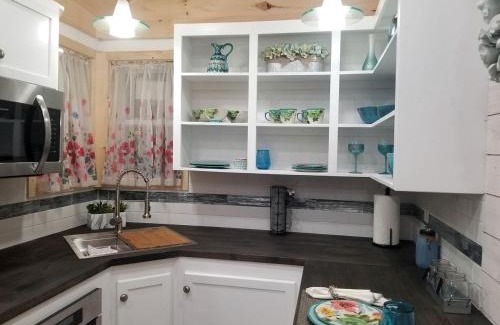 Georgia Coast House | Gorgeous, Fully-Equipped Tiny House Rental for Glamping Escapes in Georgia