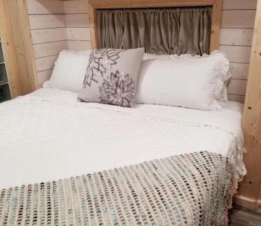 Georgia Coast House | Gorgeous, Fully-Equipped Tiny House Rental for Glamping Escapes in Georgia