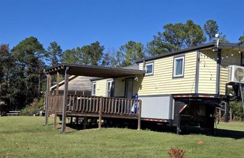 Georgia Coast House | Gorgeous, Fully-Equipped Tiny House Rental for Glamping Escapes in Georgia