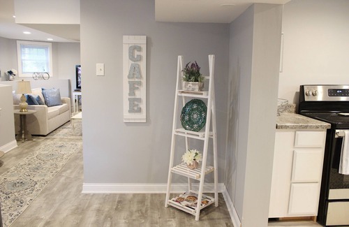 Mayfair Apartment | Gorgeous Garden unit located in wonderful North Chicago neighborhood!
