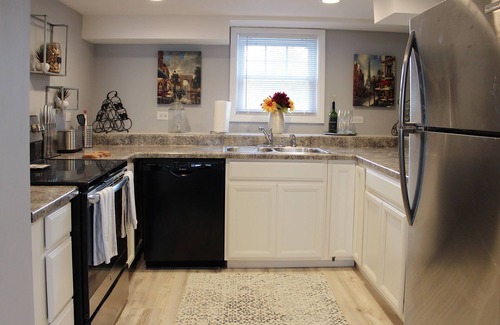 Mayfair Apartment | Gorgeous Garden unit located in wonderful North Chicago neighborhood!