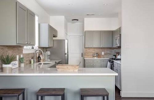 Austin House | Gorgeous Gem 3Bed/3Bath 7min to DT - Walk to Radio