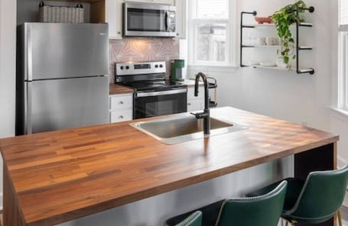 East Walnut HIlls Apartment | Gorgeous Gem in Heart of Hills