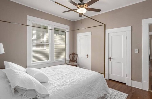 Caddo Heights-South Highlands House | Gorgeous Gladstone Getaway!