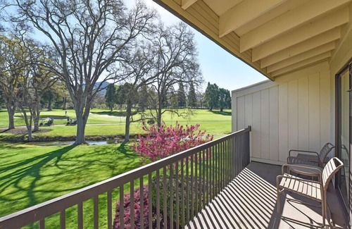 Napa Condo | Gorgeous Golf Course View at Silverado