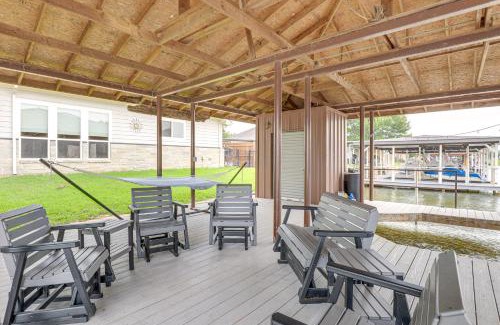 Granbury House | Gorgeous Granbury Lake House with Hot Tub and Dock!