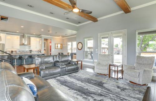 Granbury House | Gorgeous Granbury Lake House with Hot Tub and Dock!