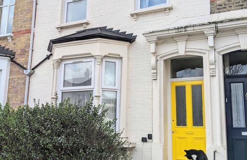 Stoke Newington House | Gorgeous great 5 bed 2 bath family home with garden in trendy area