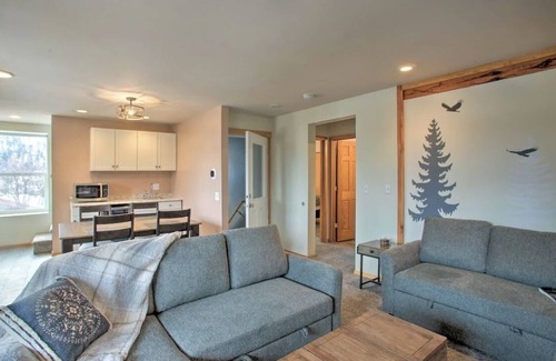Kellogg House | Gorgeous Hill Top Haven. Cozy and Comfy. Perfect for large Families! Sleeps 14