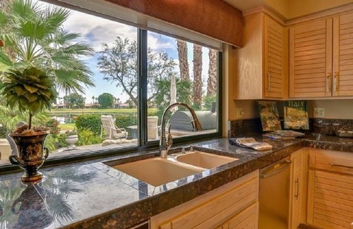 La Quinta Condo | Gorgeous home 6th Fairway-Fire Pit-golf course & water views. #068472