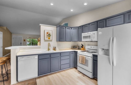 Boyd Acres House | GORGEOUS HOME 8 min drive to DT & walk to breweries