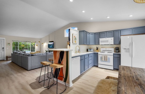 Boyd Acres House | GORGEOUS HOME 8 min drive to DT & walk to breweries