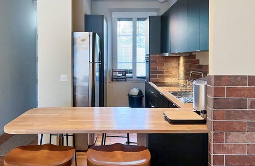 Bourg-les-Valence House | Gorgeous home in Bourg les Valence