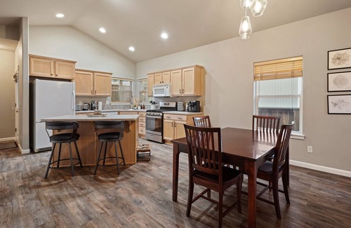 Boyd Acres House | Gorgeous Home! Great Location!
